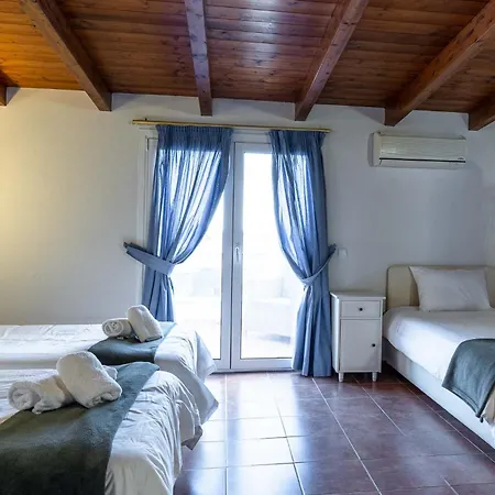 Scala Paralía Rachón